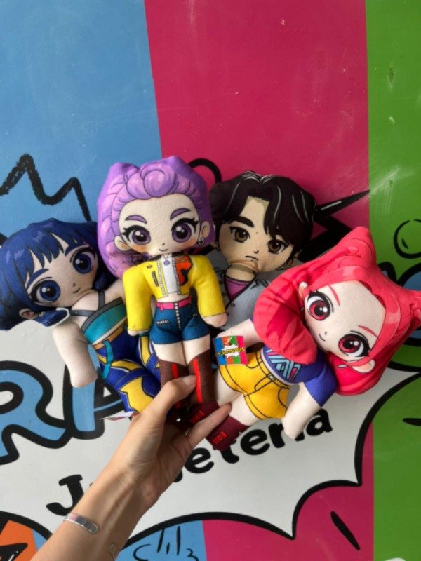 Producto - Promo 4x3 peluches Guerreras Kpop small
