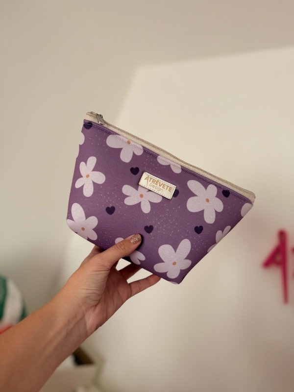 Producto - NECESER AMELIA - FLOR BLANCA Y LILA