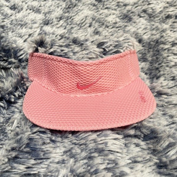 Producto - Nike Y2K cute tennis bootleg deadstock cap.