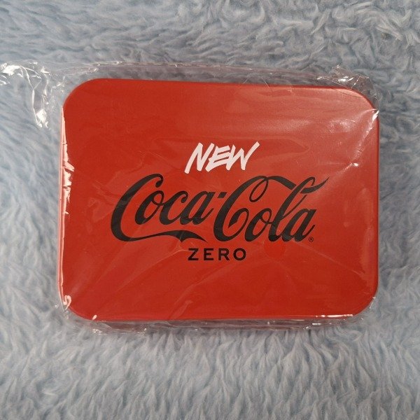 Producto - TIN CASE BTS V x Coca Cola Zero