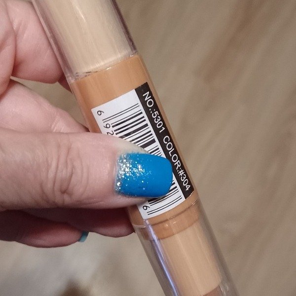 Producto - SFR  STICK 2 EN 1 CONCEALER EILUMINADOR