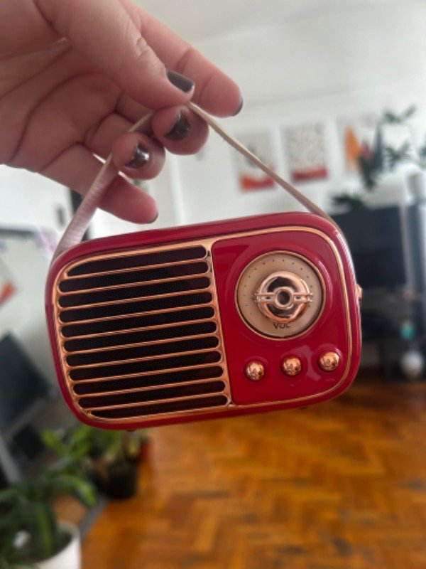 Producto - Parlante Bluetooth con diseño de Radio Vintage - 1
