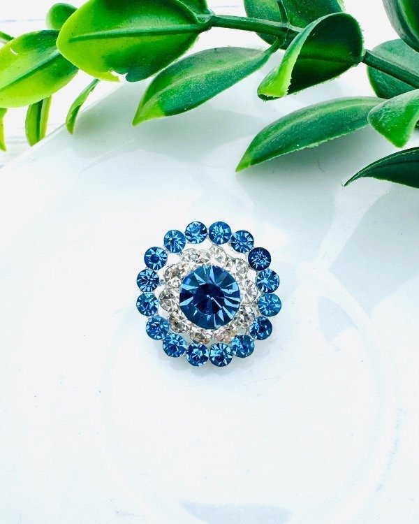 Producto - PRENDEDOR ESCARAPELA REDONDO STRASS