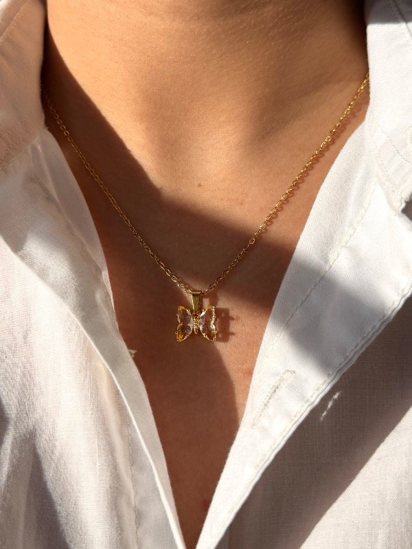 Producto - Collar dorado mariposa cristal - 1