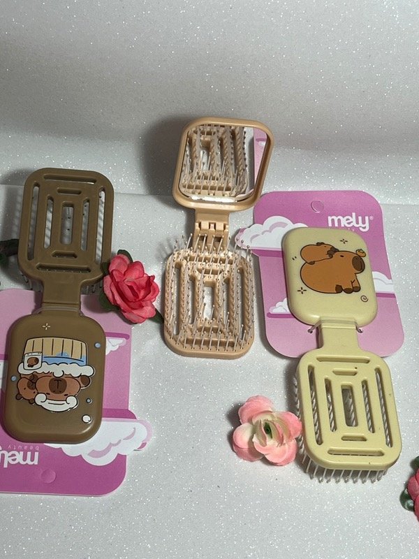 Producto - Cepillo de capibara con espejo