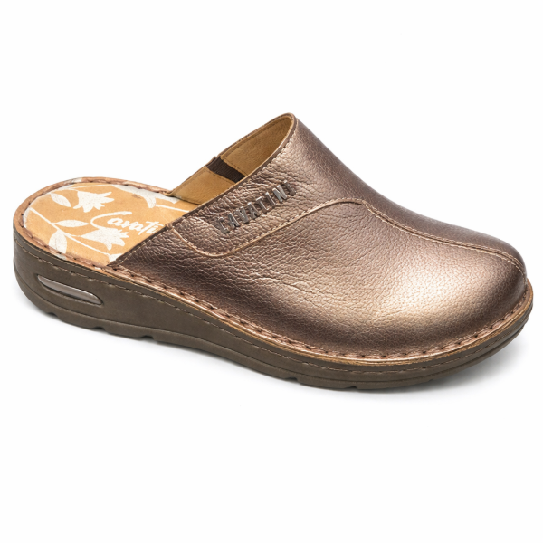 Producto - CALAN ZUECO CERRADO COLOR BRONCE METALIZADO