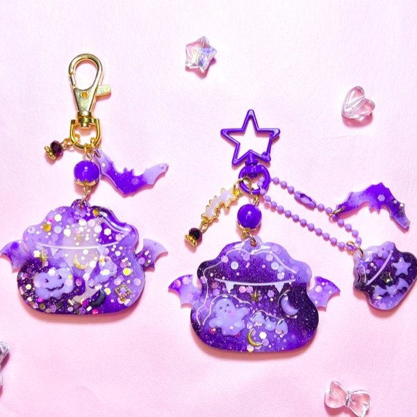 Producto - Llavero Ditto Vampiro Chupa Sangre Violeta (A PEDIDO).