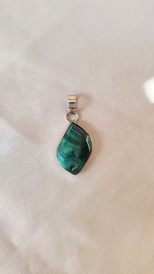 Producto - Dije MALAQUITA oval