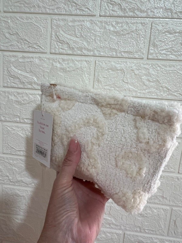 Producto - Nececer / Cartuchera de Peluche con Corazones - Marca City Girl - 2