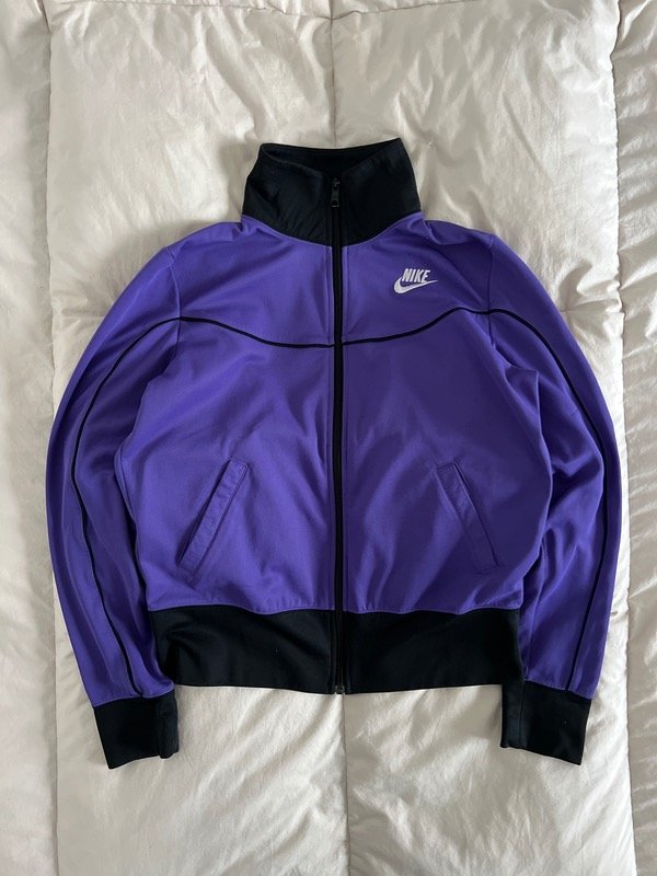Producto - Campera Nike Sportswear estilo tech, talle S femenino