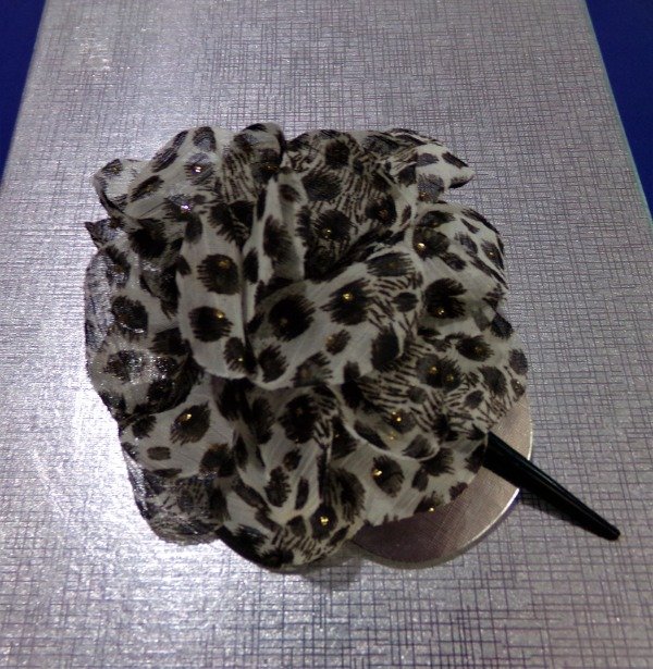 Producto - FLOR EN TELA, PINZA