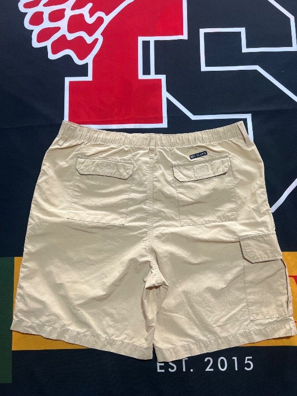 Producto - Bermuda Chaps marrón claro secado rápido. Talle 46