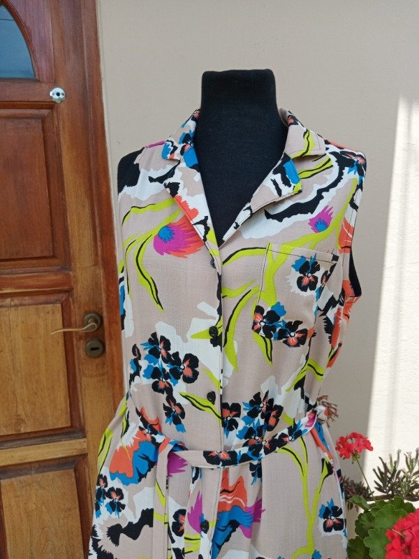 Producto - V. camisero s/ mangas lino estampado.