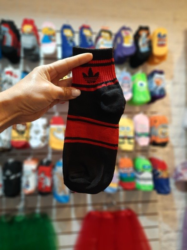 Producto - Tenis Adds negra doble linea roja