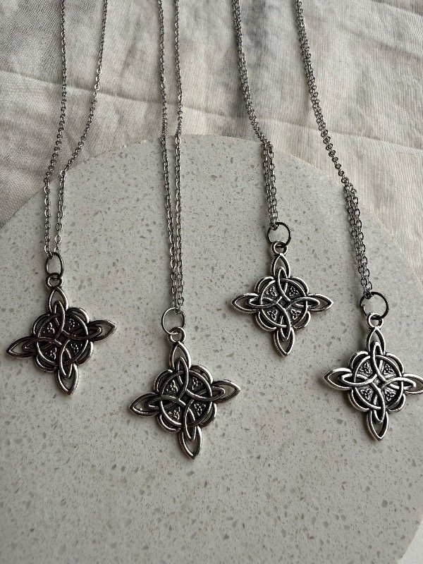 Producto - Collar nudo bruja + cadena acero