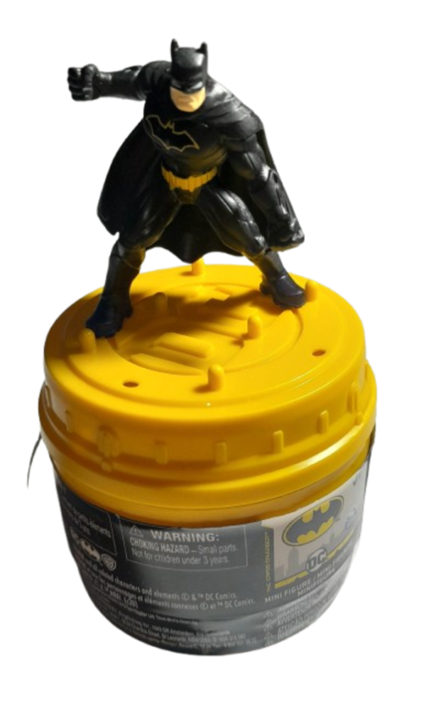 Producto - Batman Traje Negro Mini Figura Capsula Sorpresa!!!