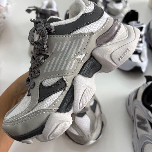 Producto - NB 9060 en color Gris con blanco 28 y 33 - 4