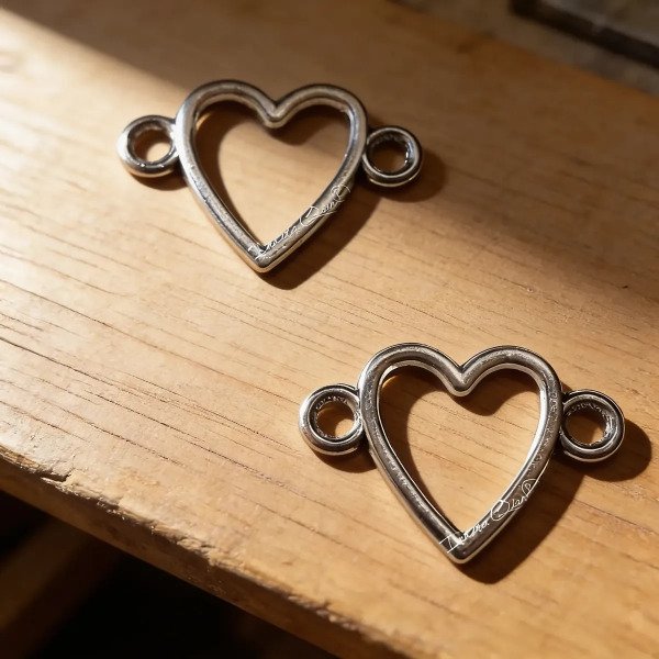 Producto - Corazón Calado de Metal con Doble Colgante