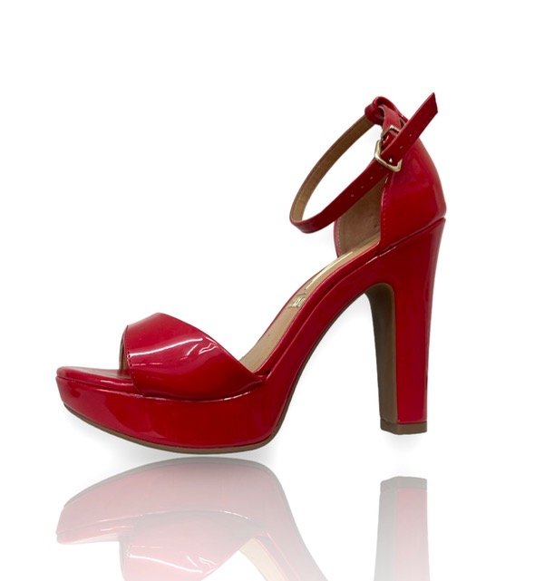 Producto - Sandalia Beirario rojo charol taco palo