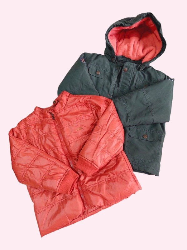 Producto - Campera 2 en 1 verde oscuro con naranja y apliques Pillin 3 años