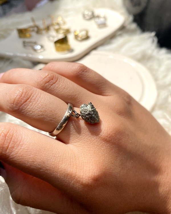 Producto - Anillo con Pirita colgante