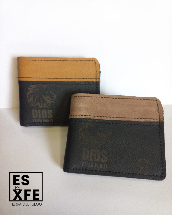 Producto - Billetera "León, Dios pelea por Ti"
