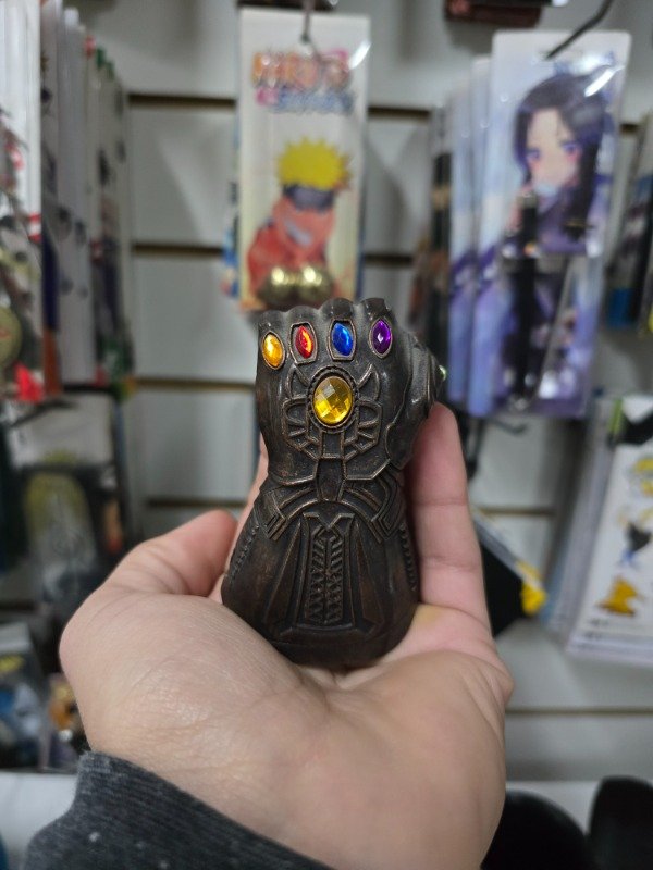 Producto - Guantelete Thanos destapador