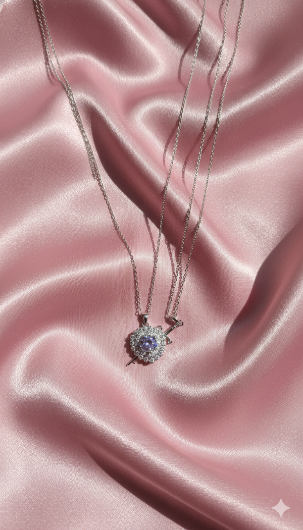 Producto - Collar corazón y espada blanco
