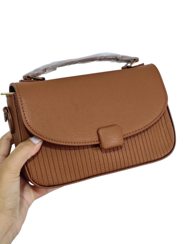 Producto - Cartera marron con monedero y correa
