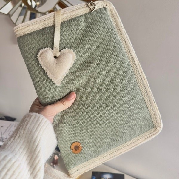 Producto - Carpeta con cierre verde