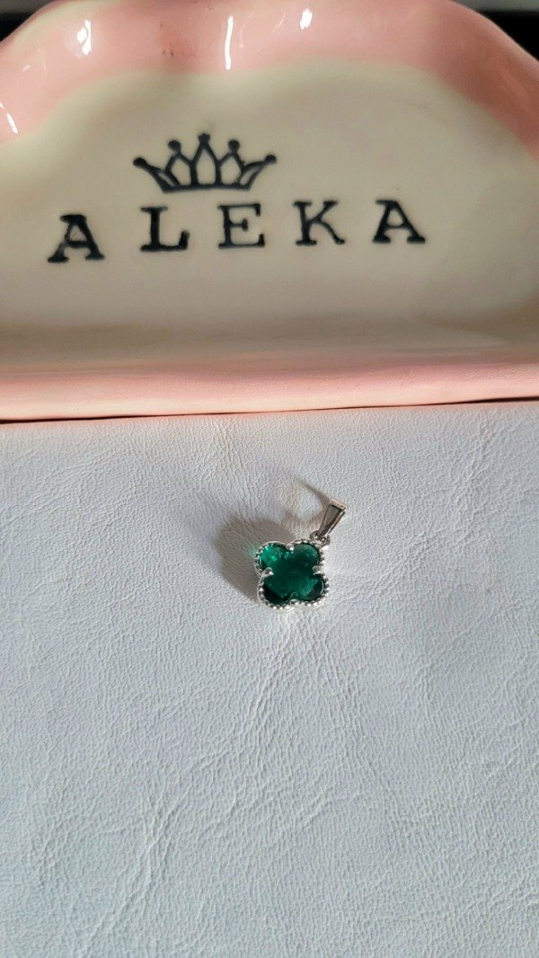 Producto - Dije trébol verde de acero blanco - 2
