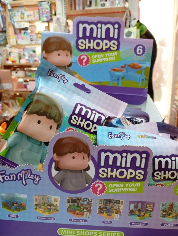 Producto - Mini shop escenario con figura