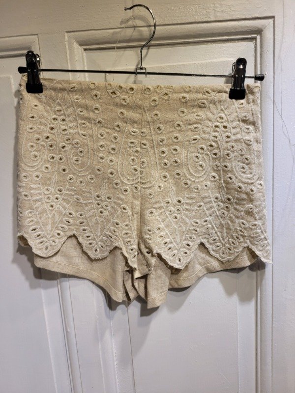 Producto - Short CAROLA beige bordado de lino Talle S - PRECIO: 44X