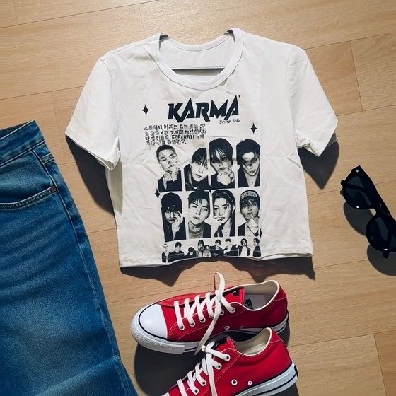 Producto - BABY TEE KARMA STRAY KIDS BLANCA
