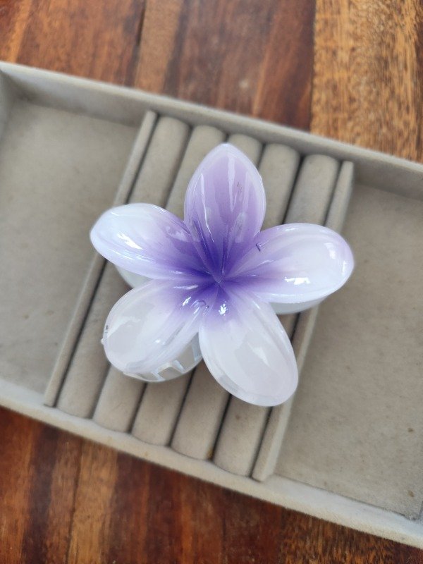 Producto - Broche Hawai violeta y blanco