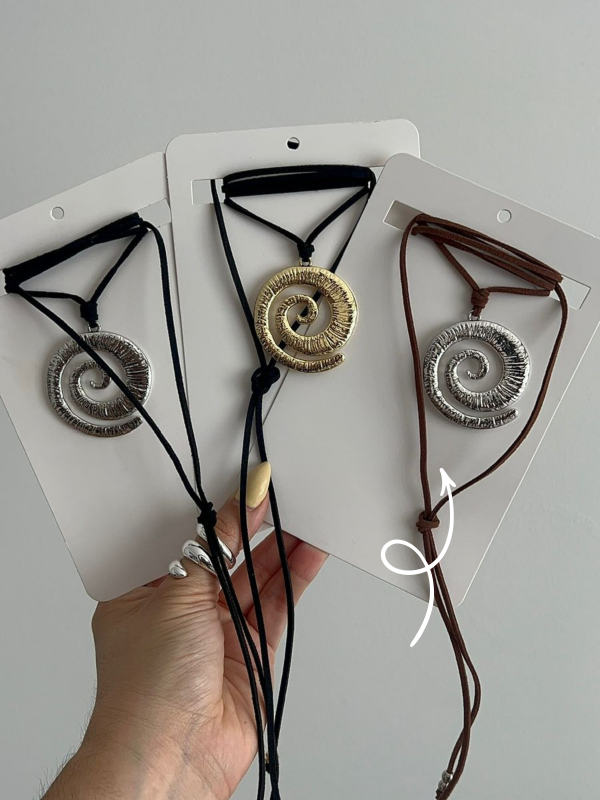 Producto - CHOCKER MARRON CON ESPIRAL PLATEADO