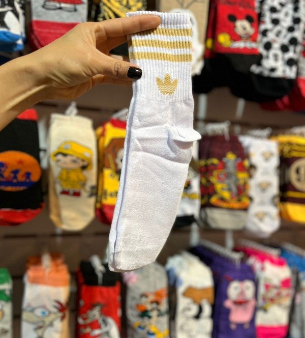 Producto - Tenis adds blancas lineas doradas