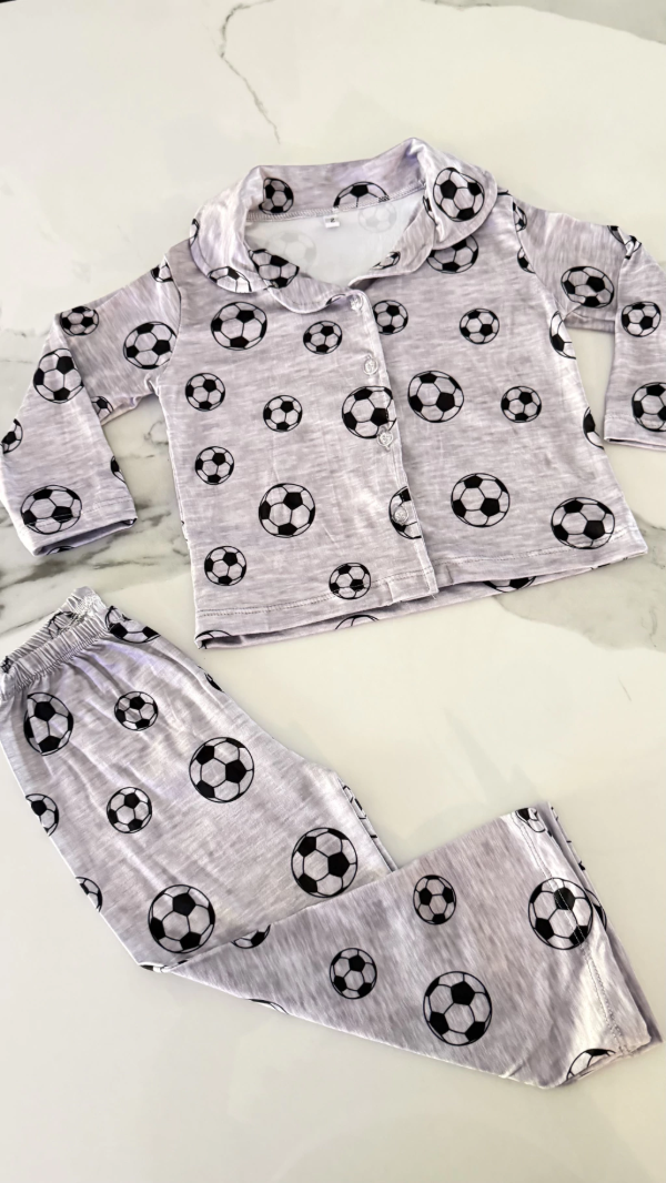 Producto - CAMISEROS LARGOS DE NIÑOS GRIS CON PELOTAS