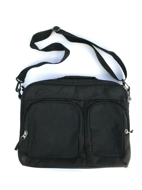 Producto - Morral QUICKSILVER (con bolsillo para notebook)