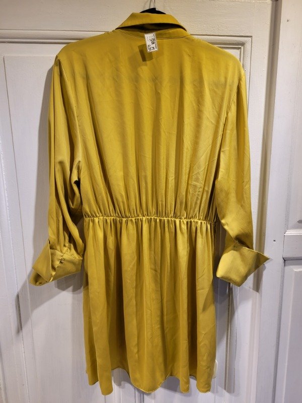 Producto - Vestido HyM mostaza cruzado Talle M - PRECIO: 63X - 1