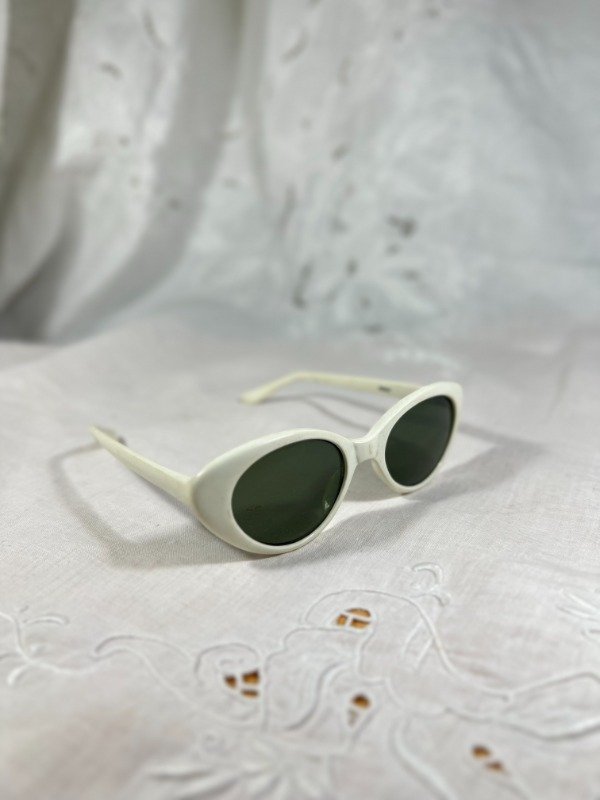 Producto - Gafas blancas de los años 60