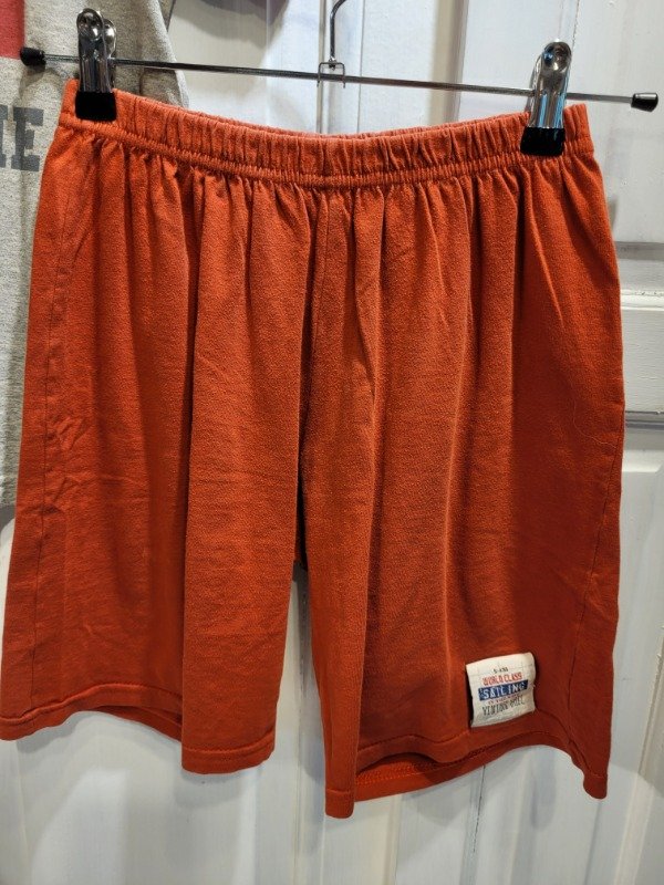 Producto - Pijama VNT gris y rojo Talle 14 años - PRECIO: 9X - 4