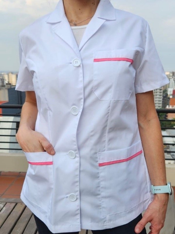 Producto - CARMESÍ ARCIEL (Botón, Blanca detalle Fucsia)