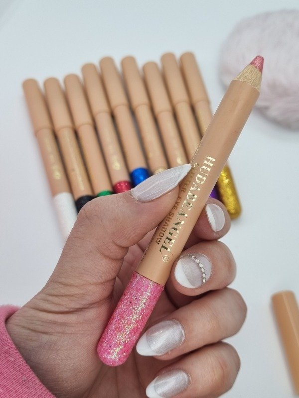 Producto - Delineador lapiz con glitter color HudaBeAngel