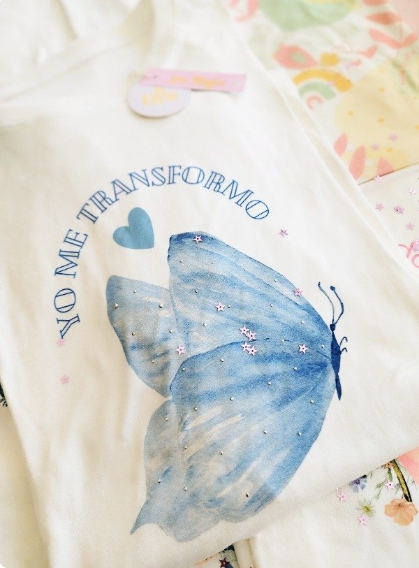 Producto - Remera YO ME TRANSFORMO vainilla