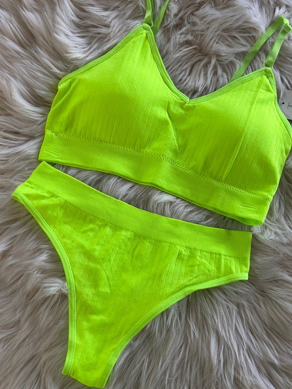 Producto - TOP Y LESS SEAMLESS CON TIRA EN ESPALDA AMARILLO NEÓN XL