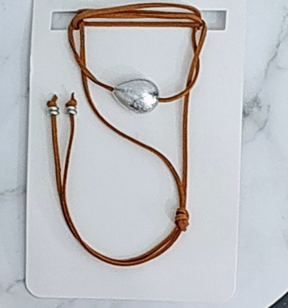 Producto - Chocker Dije Gota Inflada Gamuza Marrón
