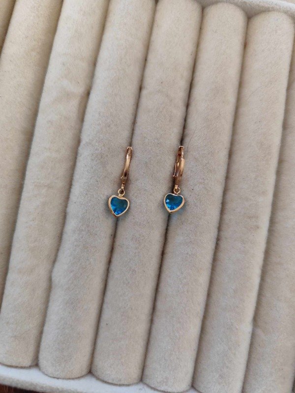 Producto - Aros argolla corazón turquesa. Dorado.
