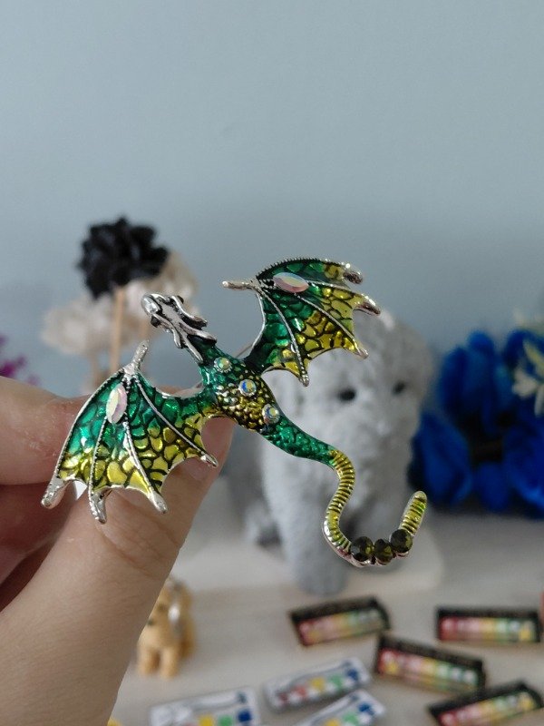 Producto - Pin metalizado - Dragón PREMIUM verde (Modelo 2)
