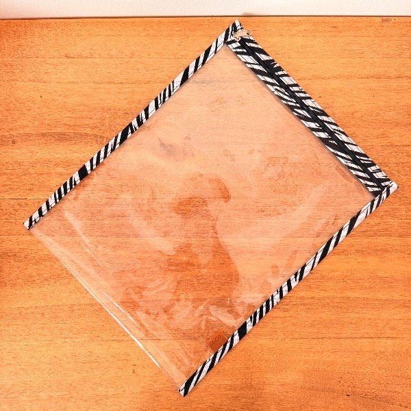 Producto - SOBRE CRISTAL A4 CON CIERRE Cebra